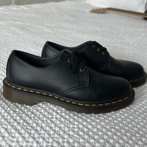 Dr. Martens black Oxfords - men’s size 6 - like new